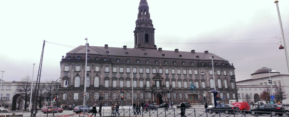 christiansborg-i-fuld-figur1000